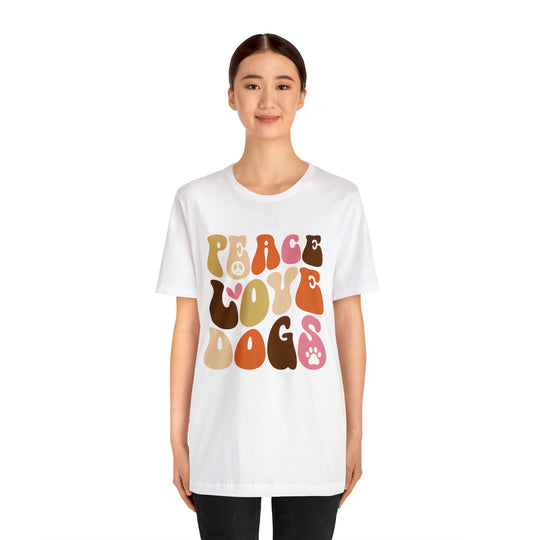 Camiseta para amantes de los perros con "Paz, Amor, Perros"