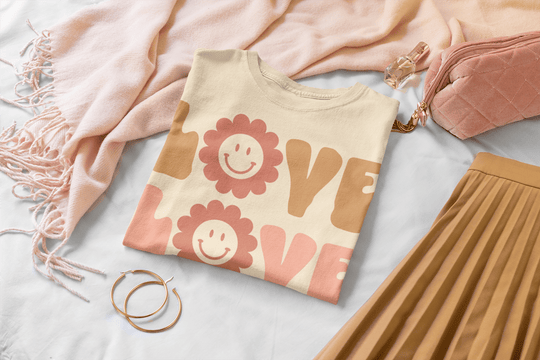 Retro Love T-Shirt Smiley Face Daisy Design